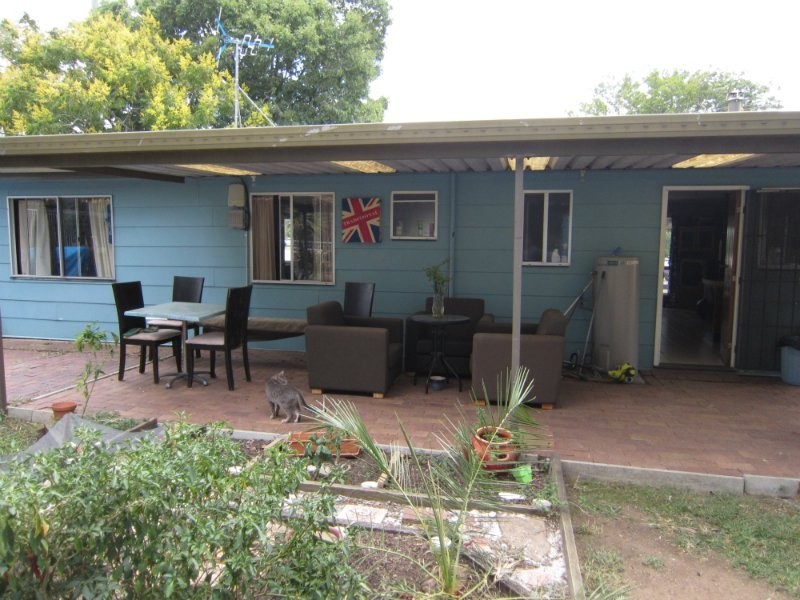 1 Saunders Street, Flinders View QLD 4305