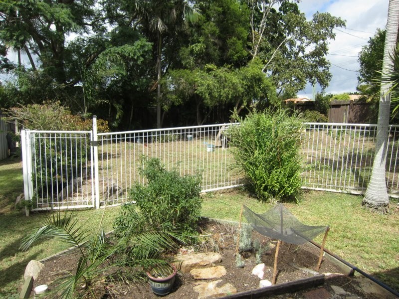1 Saunders Street, Flinders View QLD 4305