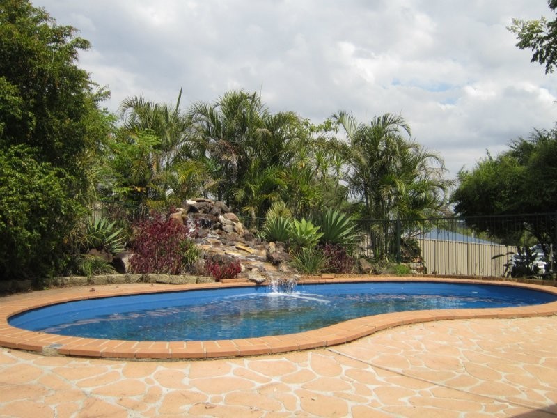 9 Ruby Crescent, Willowbank QLD 4306