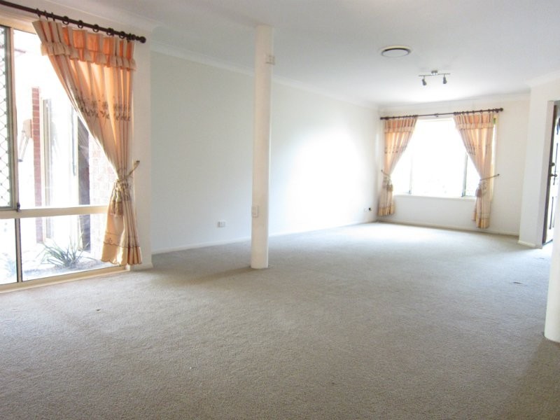 9 Ruby Crescent, Willowbank QLD 4306