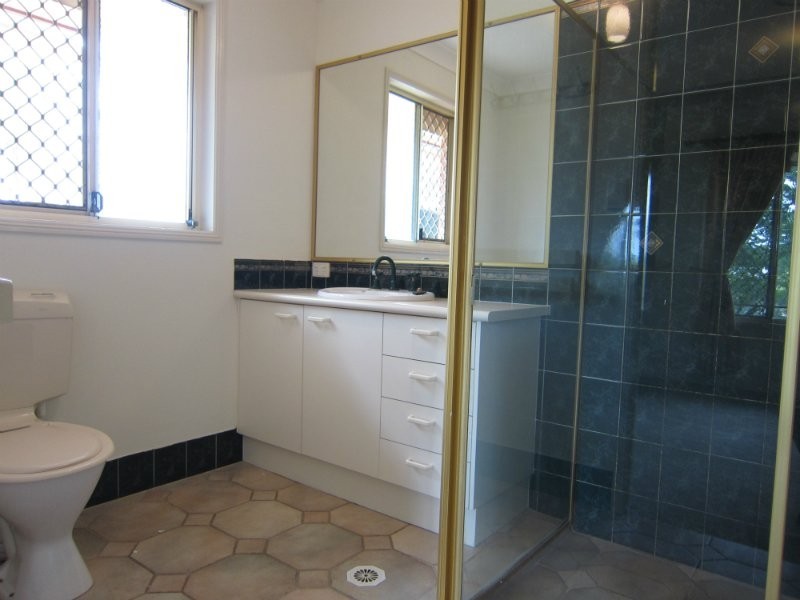 9 Ruby Crescent, Willowbank QLD 4306