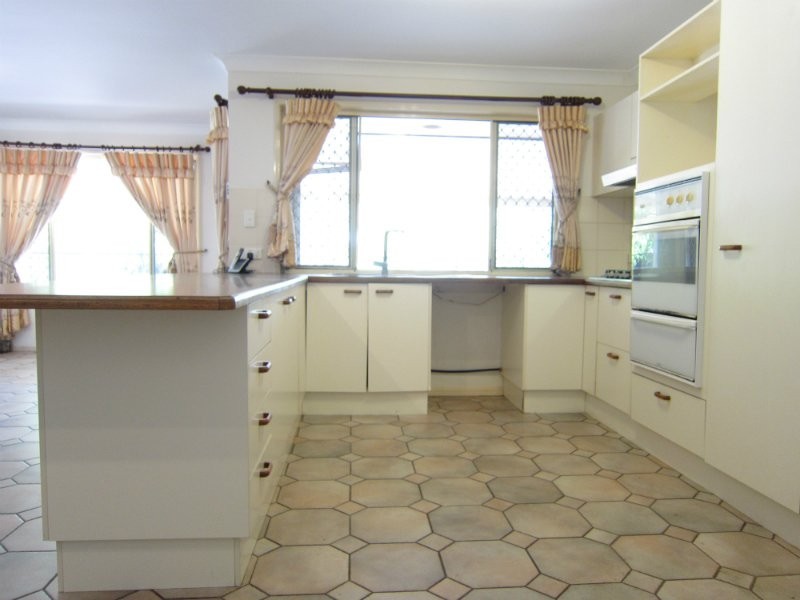 9 Ruby Crescent, Willowbank QLD 4306