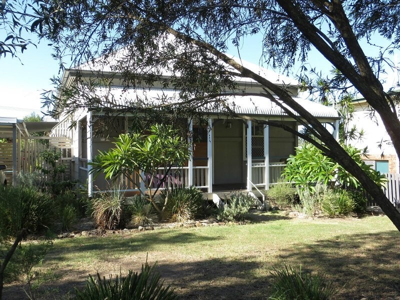 64 Queen Street, Blackstone QLD 4304