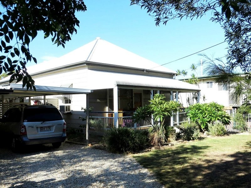 64 Queen Street, Blackstone QLD 4304