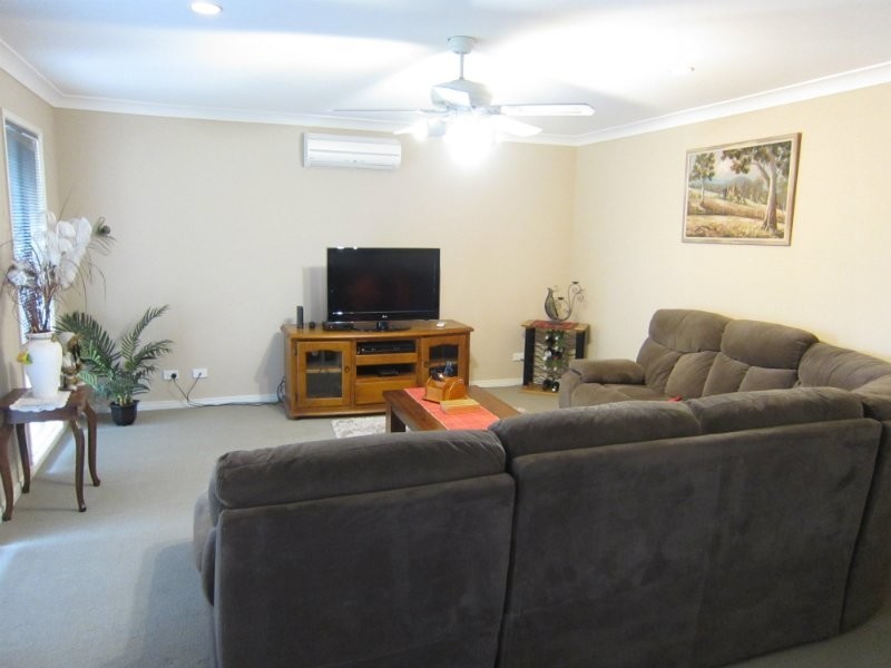 2 Bayley Road, Pine Mountain QLD 4306