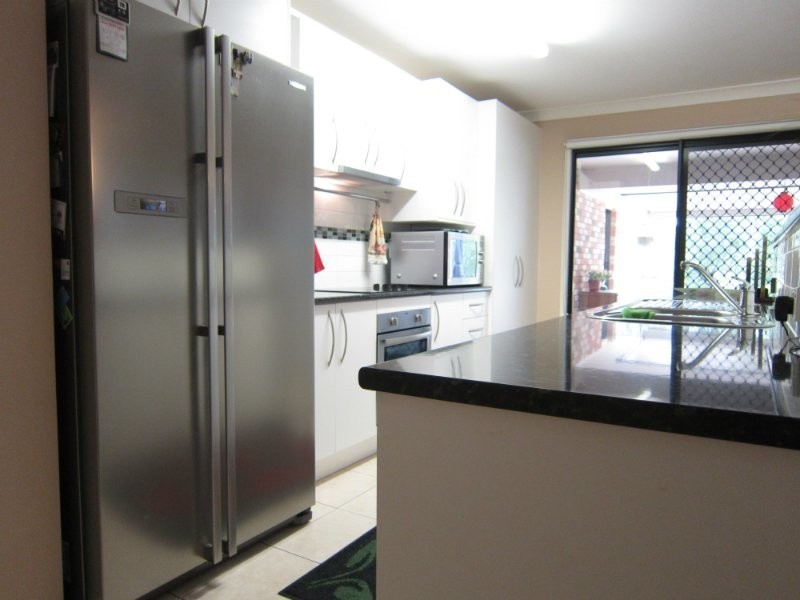 2 Bayley Road, Pine Mountain QLD 4306