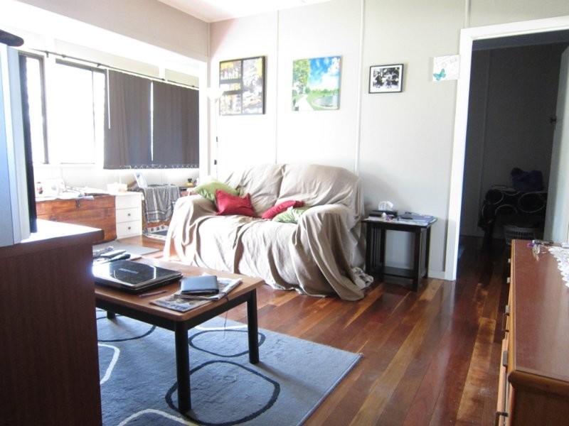4 Theodore Street, Brassall QLD 4305