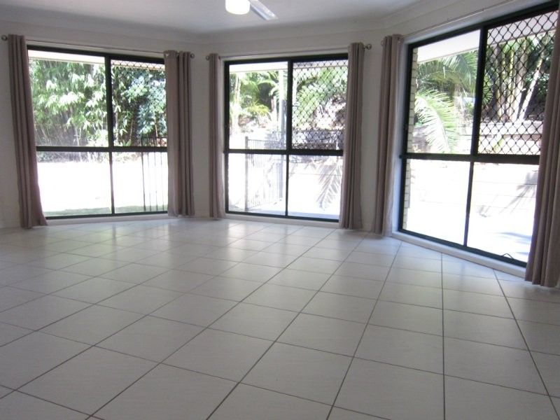 10 Queensborough Parade, Karalee QLD 4306