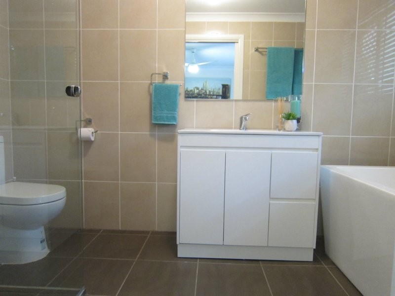 10 Queensborough Parade, Karalee QLD 4306