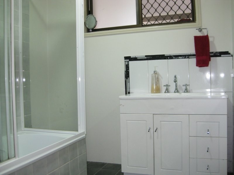 1 Leahy Street, Brassall QLD 4305