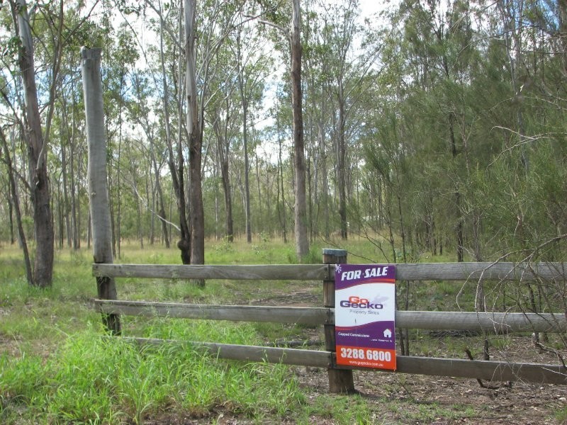 4 Lewis Court, Lockyer Waters QLD 4311