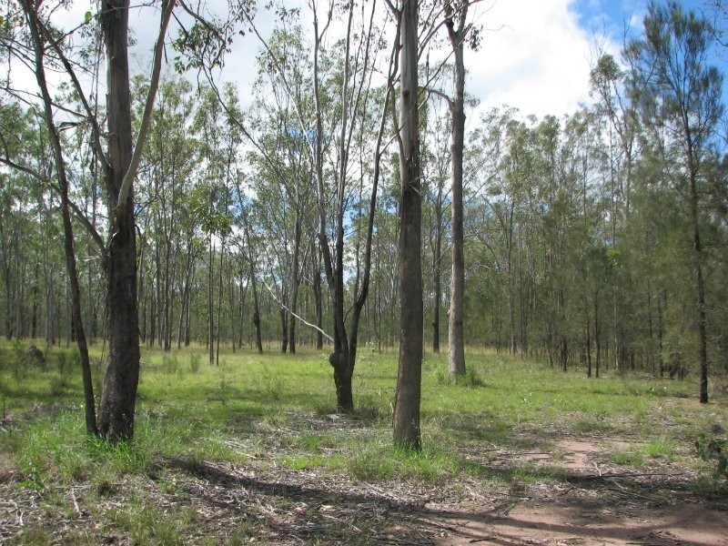 4 Lewis Court, Lockyer Waters QLD 4311