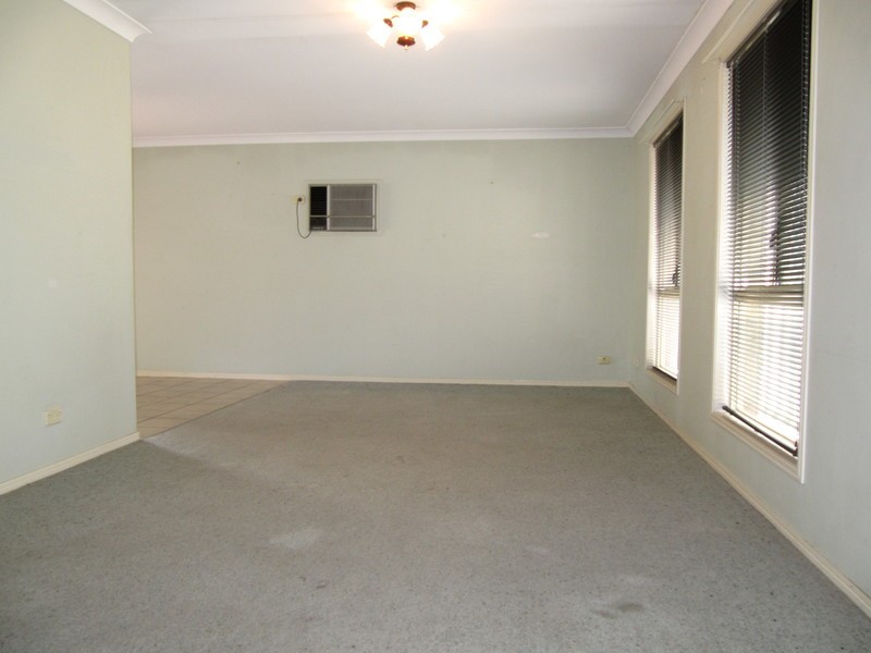 28 Jacaranda Drive, Yamanto QLD 4305