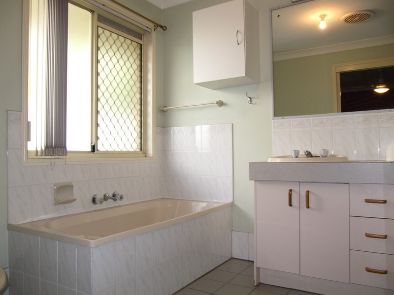 28 Jacaranda Drive, Yamanto QLD 4305