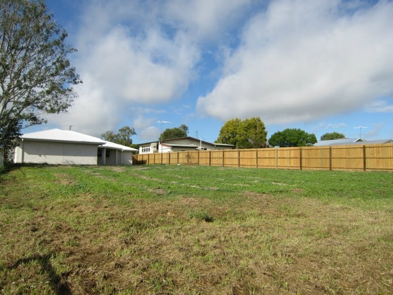 17 Hall Street, Peak Crossing QLD 4306