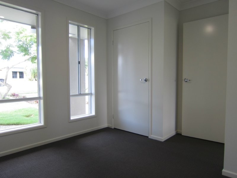 17 Hall Street, Peak Crossing QLD 4306