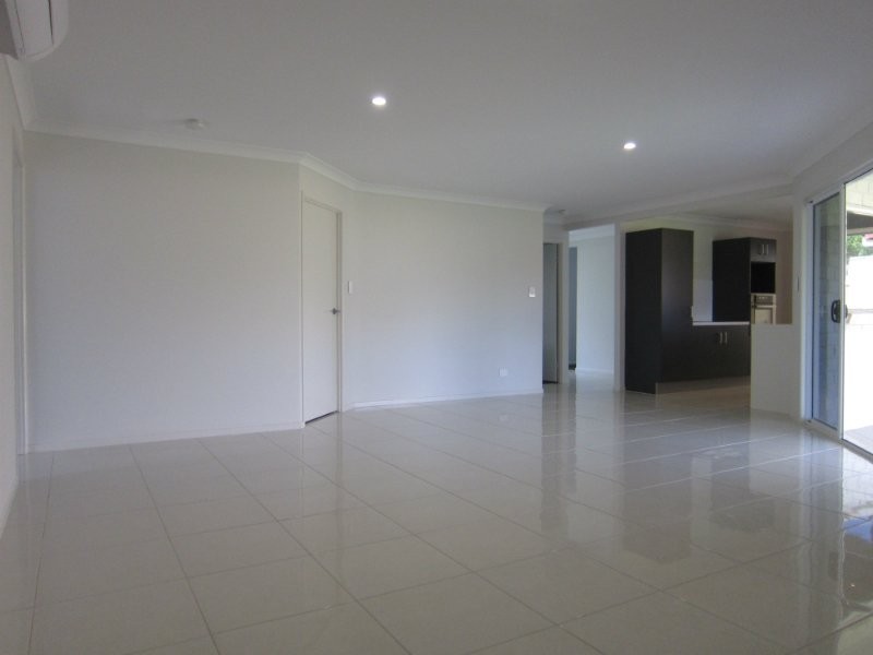 17 Hall Street, Peak Crossing QLD 4306