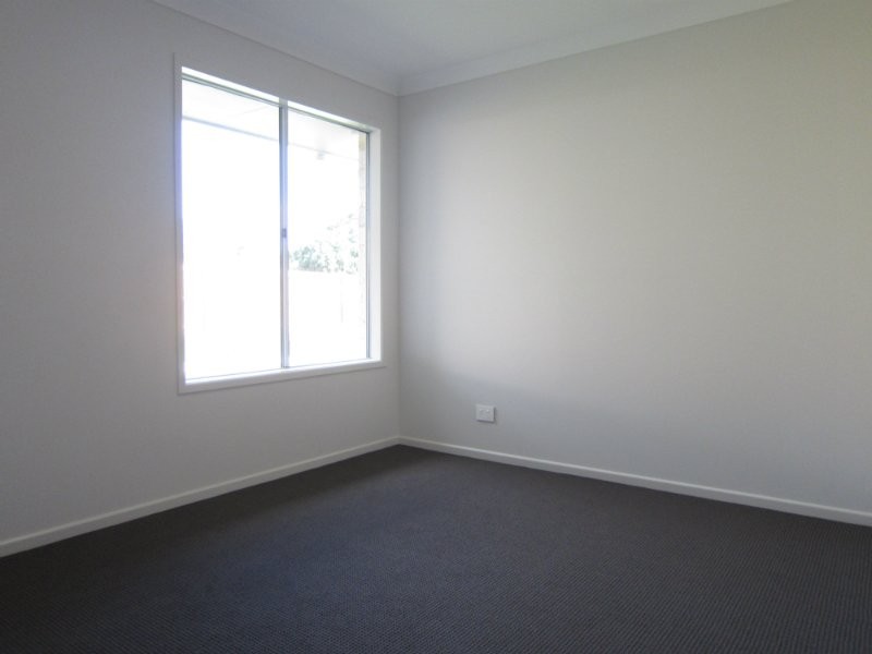 17 Hall Street, Peak Crossing QLD 4306