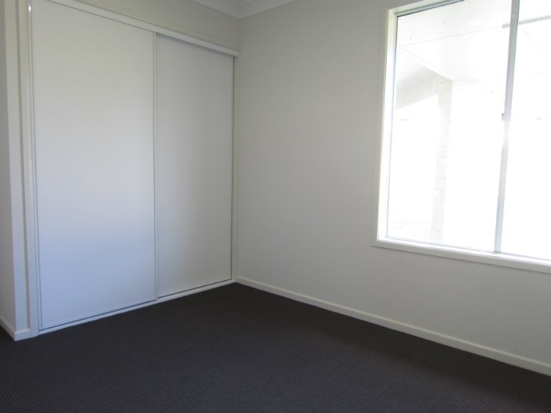 17 Hall Street, Peak Crossing QLD 4306