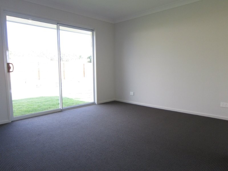 17 Hall Street, Peak Crossing QLD 4306