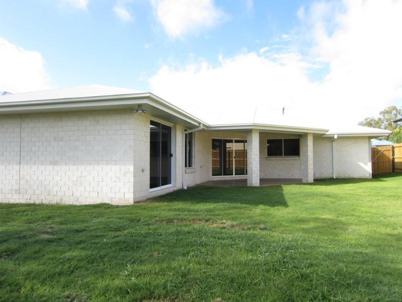 17 Hall Street, Peak Crossing QLD 4306