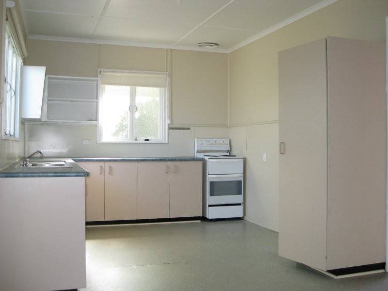 2 Perrett Street, Bundamba QLD 4304