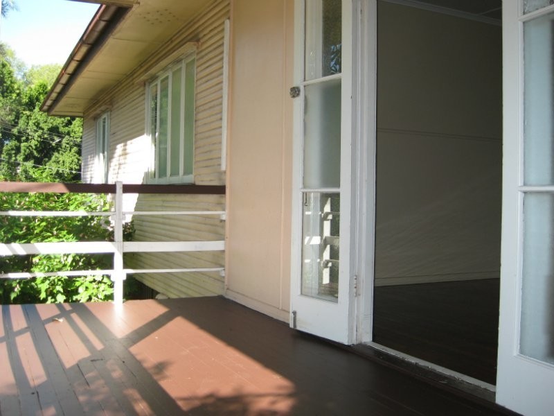 2 Perrett Street, Bundamba QLD 4304