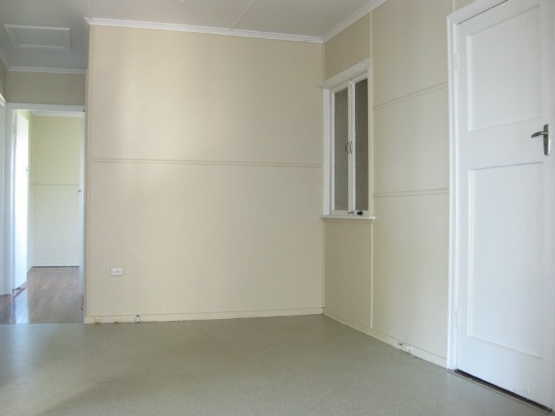 2 Perrett Street, Bundamba QLD 4304