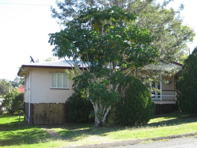 2 Perrett Street, Bundamba QLD 4304