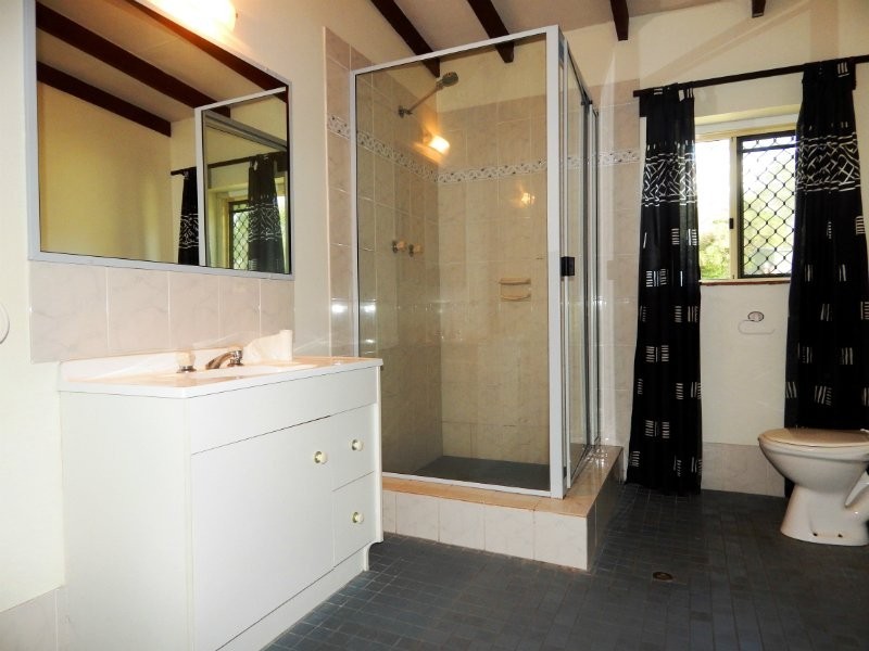 114 Phillip Crescent, Barellan Point QLD 4306