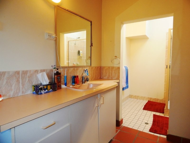 114 Phillip Crescent, Barellan Point QLD 4306