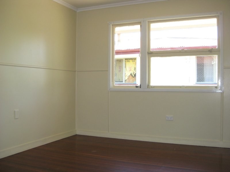 37 Crosshill Street, Leichhardt QLD 4305