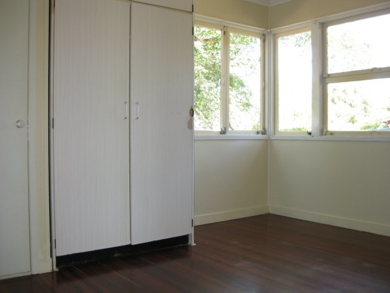 37 Crosshill Street, Leichhardt QLD 4305