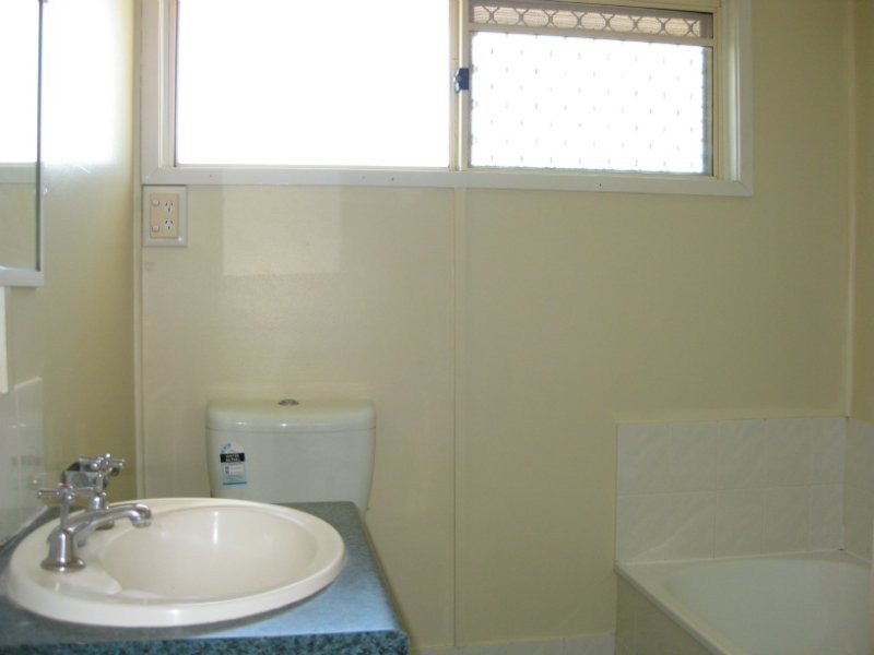 37 Crosshill Street, Leichhardt QLD 4305