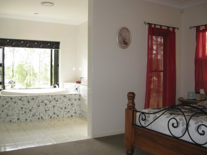 100 Winland Drive, Deebing Heights QLD 4306