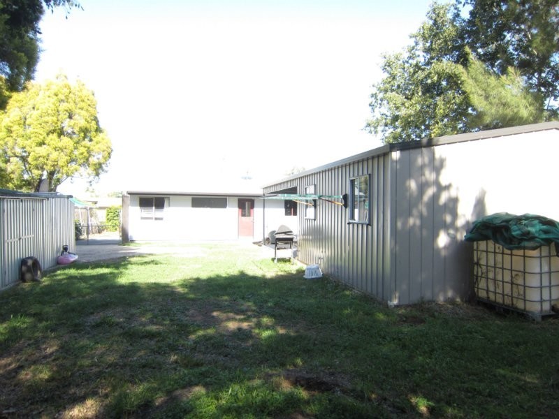 40 Phyllis Street, Eastern Heights QLD 4305
