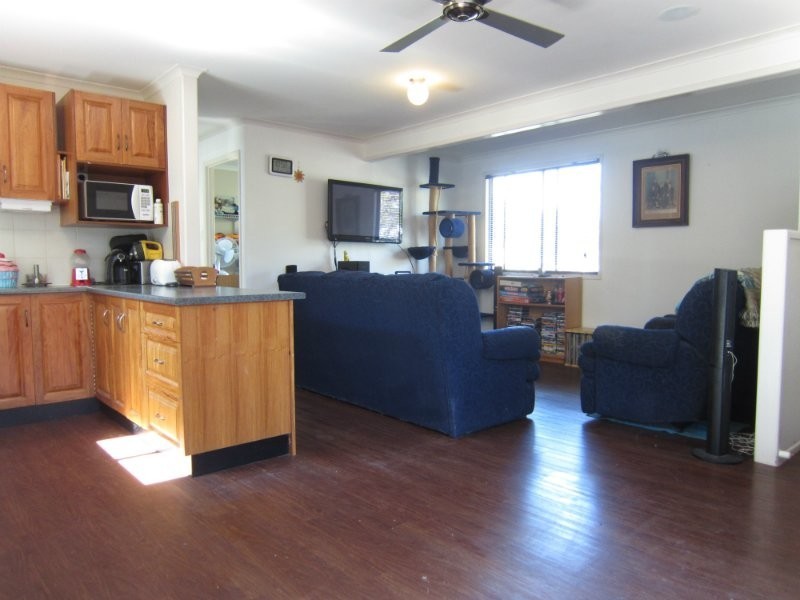 40 Phyllis Street, Eastern Heights QLD 4305