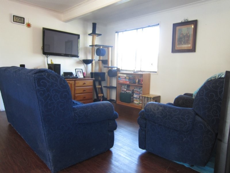 40 Phyllis Street, Eastern Heights QLD 4305