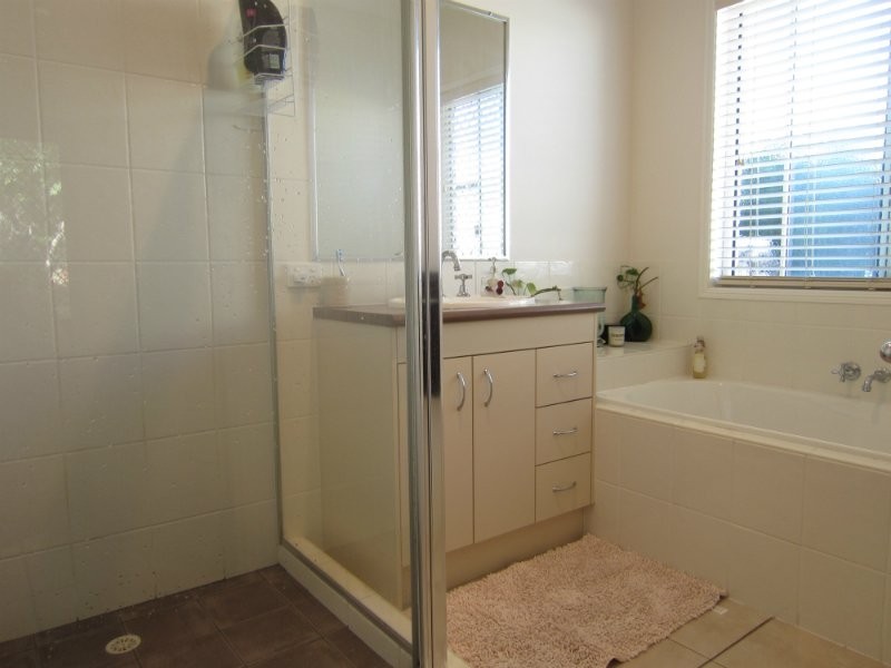 13 McDougall Close, Silkstone QLD 4304