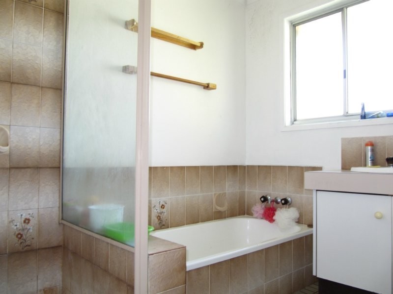 24 Ironbark Crescent, Raceview QLD 4305