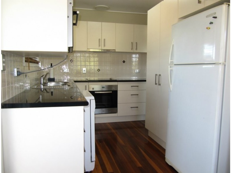 2 Maenporth Street, Leichhardt QLD 4305
