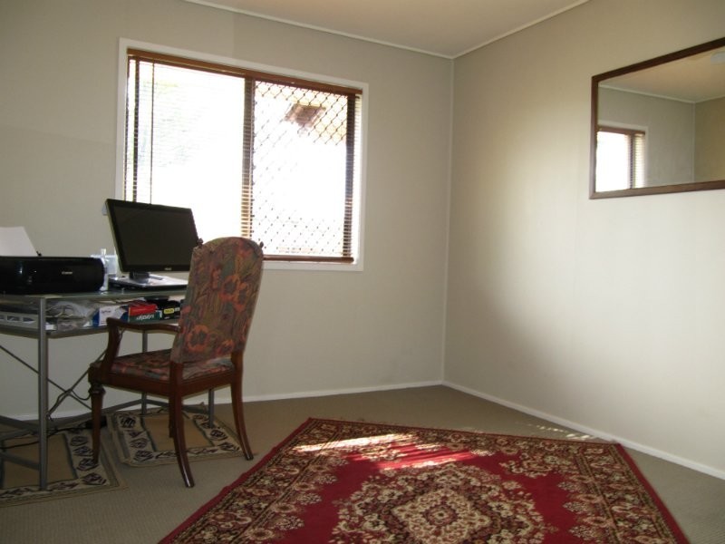 2 Maenporth Street, Leichhardt QLD 4305