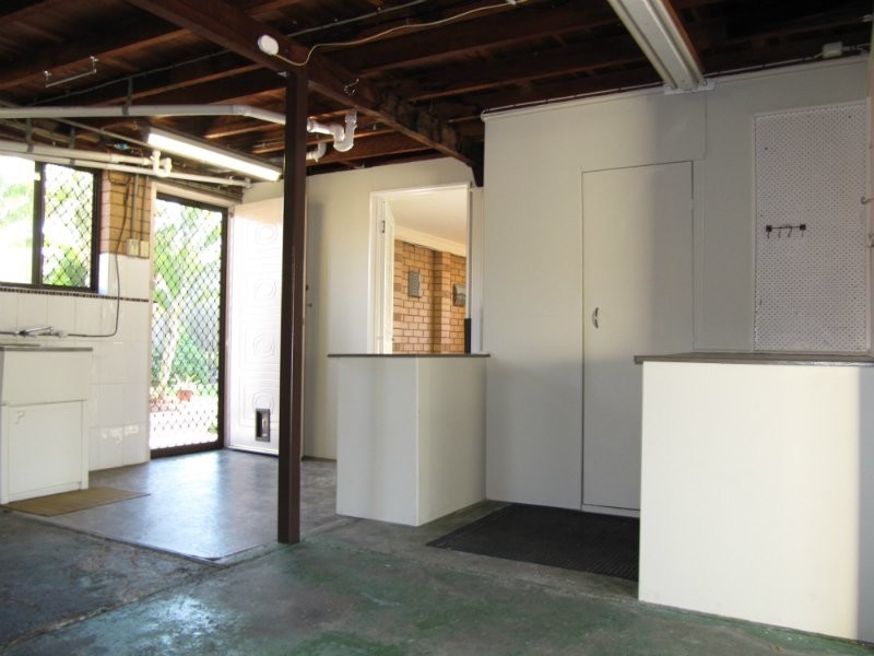 2 Maenporth Street, Leichhardt QLD 4305