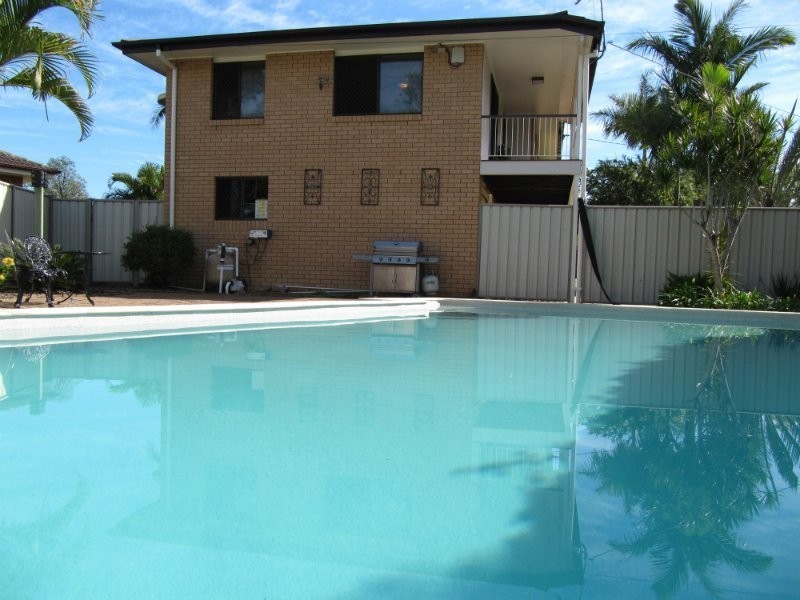 2 Maenporth Street, Leichhardt QLD 4305