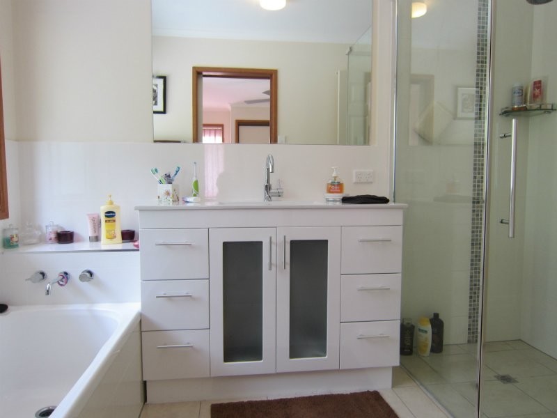 25 Hood Street, Karalee QLD 4306