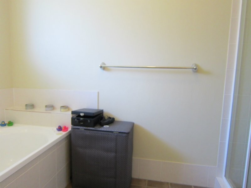 138 Edwards Street, Raceview QLD 4305