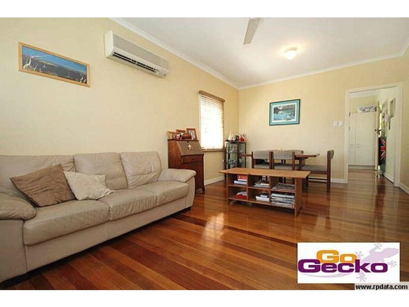 8 Lloyd George Street, Eastern Heights QLD 4305