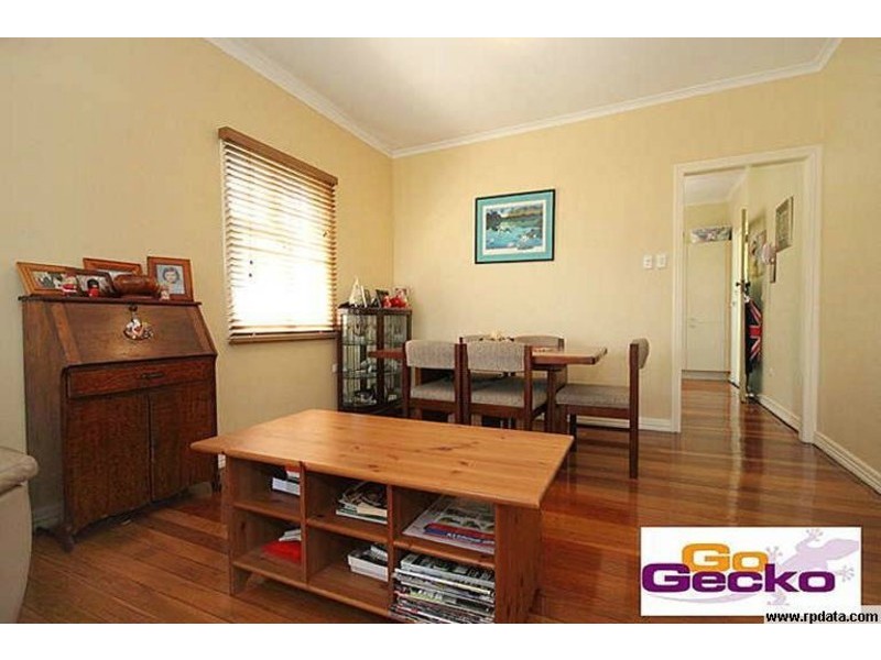 8 Lloyd George Street, Eastern Heights QLD 4305