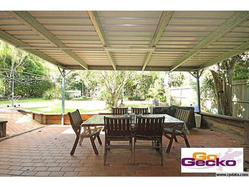 8 Lloyd George Street, Eastern Heights QLD 4305