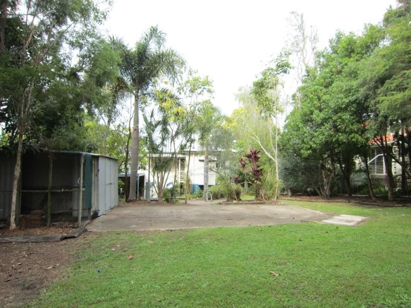 8 Lloyd George Street, Eastern Heights QLD 4305